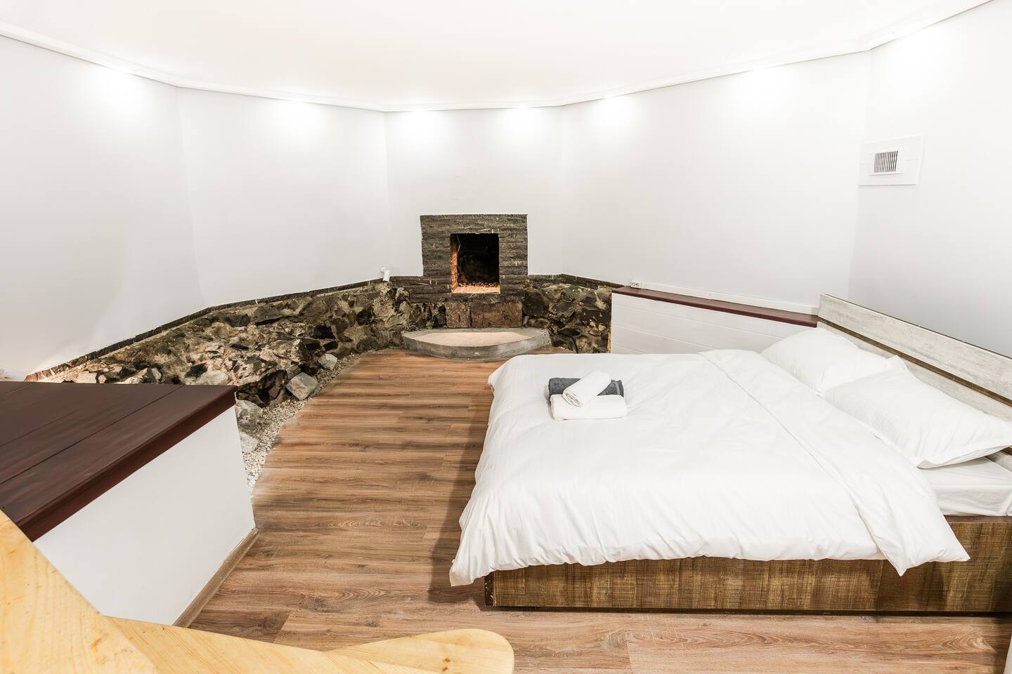 Historic Ruins - Rustaveli, Tbilisi Renovation 5 5aace2ec-ddc4-4b07-9d39-6967b4ede3f5